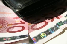 Кривична пријава за двајца велешани: украле паричници во болница и подигнале 23.000 денари од картички
