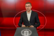 (Видео) Владата го намали ДДВ-то на горивата, поевтинување од 6 до 7 денари по литар