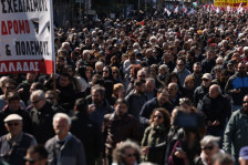 Над илјада лица протестираа во Атина против нападите врз Иран