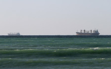 Иран нема да го отвори Ормускиот Теснец и покрај заканите на Трамп