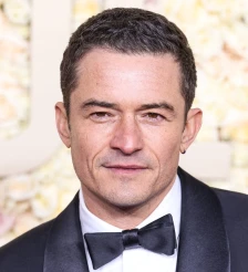 (Фото) Откако ја раскина свршувачката, актерот е во врска со модел од Швајцарија која е 21 година помлада од него