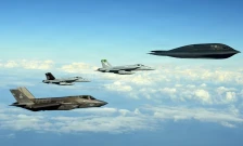 Американците се обидуваат да ги уништат подземните бункери за оружје на Иран