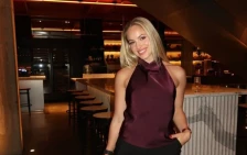 (Фото) Најубавата фудбалерка на светот позираше во свилен топ и ги воодушеви фановите