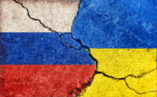 (Видео) Дрон предизвика пожар во складиште за нафта во Русија