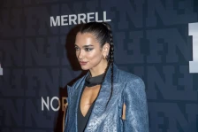 (Фото/Видео) Промени три изданија за вечерта и сите се прашуваат - може ли да биде посекси од ова?