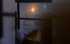 (Видео) Пожар на аеродромот во Дубаи, откажани летови, евакуирани стотици патници