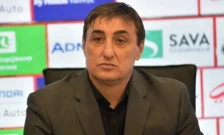 Тројца дебитанти на списокот на Седлоски за баражот против Данска
