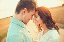 Хороскопот открива: Овие мажи најмногу „паѓаат“ на постари жени