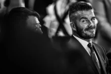 Сезона на голи фотосесии на Дејвид Бекам: Сите повторно се „луди“ по неговите стомачни мускули