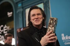 Поранешната партнерка на Џим Кери тврди: Тоа беше тој, не станува збор за двојник