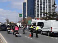 (Видео) Пукање пред израелскиот конзулат во Истанбул: има загинати и повредени
