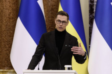 Финскиот претседател до Трамп: Се обликува „поевропски НАТО“, а Европа презема одговорност