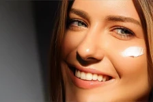 Колкава количина на SPF е потребна за целото лице? Повеќето го користат недоволно
