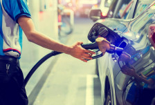 Мицкоски: Цените на горивата се намалија, очекувам дополнително снижување