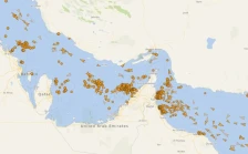 Ирански медиуми: Ирански супертанкер помина низ Ормускиот теснец без никакво криење