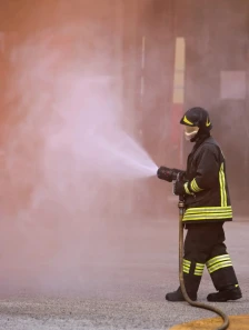 (Видео) Пожар во Грац: Евакуирана зграда, околу дваесет повредени поради вдишување чад