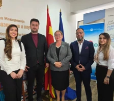 МОН за прв пат обезбедува учебник по „Јазик и култура на Ромите“ за 6-то одделение