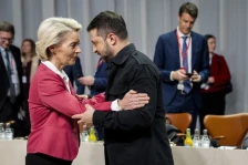 ЕУ одобри 90 милијарди евра за Украина и воведе нови санкции за Русија
