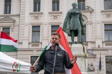 Маѓар: Знам кој е „кумот“ на големото пријателство меѓу Вучиќ и Орбан