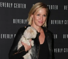 „Ги зголемив градите затоа што сакав да им се допаднам“