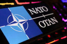 Трамп ги нападна НАТО и Папата