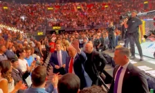 (Видео) Трамп на УФЦ борба додека пропаѓаа мировните преговори со Иран