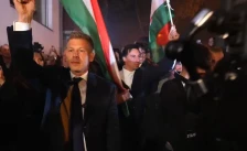 „Идниот премиер на Унгарија најавува длабоки реформи на медиумите кои беа под контрола на Орбан“, велат од СДСМ