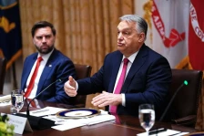 Венс ќе се сретне со Орбан пред клучните унгарски избори