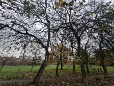 Утре претежно облачно време со повремени локални врнежи од дожд