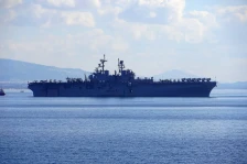 Американската војска потврди дека два нејзини брода го поминале Ормутскиот теснец, почнува расчистувањето мини