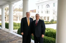 Трамп: Излезете и гласајте за Виктор Орбан