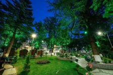 (Фото) Крива Паланка - разеленета, цветна и уредена