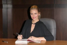 Познати личности кои станале родители по 50-тата година