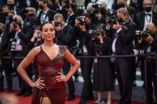 (Фото/Видео) Свршеницата на Роналдо гордо се соблече пред камера
