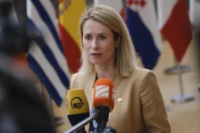 Захарова: Калас залудно се надева дека ќе преговара со Русија