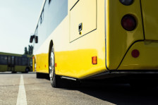 Двајца патници тешко повредени откако автобус минал преку испакнат дел од патот во Свети Николе