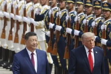 (Видео) Трамп: Водечките американски директори се во Кина да оддадат почит и да работат