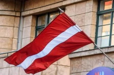 Премиерката на Латвија поднесе оставка по контроверзноста околу залутаните украински беспилотни летала