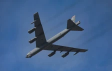 (Видео) Сите осум членови на екипажот загинаа во падот на американскиот бомбардер Б-52