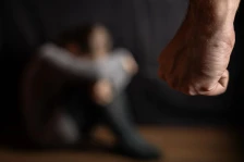 Кривична пријава и притвор за тетовец за физички напад врз сопругата: жената завршила во болница