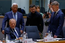 Шефот на Европскиот совет сакаше да отвори канал кон Москва, Германците бесни