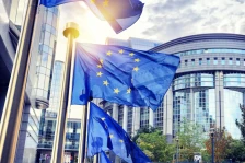 Дипломатијата на ЕУ пропадна затоа што дипломатите размислуваат како блогери, вели поранешната министерка за надворешни работи на Австрија