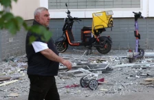 (Видео) Украински дрон погоди станбена зграда во Москва и предизвика експлозија