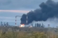 (Видео) Зеленски: Погодивме две руски рафинерии, едната со дронови со домет од 2.500 километри