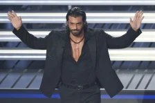 (Фото) Најзгодниот турски актер го промени изгледот: Џан Јаман ги воодушеви обожавателките