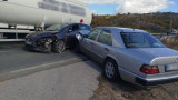 (ФОТО) Страшна сообраќајка на патот Македонска Каменица- Делчево, се судрија камион и два автомобили - Press24