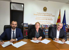 Заедничка мисија на МОН и ИНОФЕИТ: Дигитални вештини и одговорна употреба на ВИ во образованието - Press24