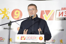 Мицкоски: Во недела масовно да излеземе на избори, седењето дома е најлошата опција - Press24