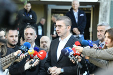 Мицкоски: Не преговарам со луѓе на црна листа на САД, апсолутно е неточно дека постои разговор за коалиција со Рамиз Мерко - Press24