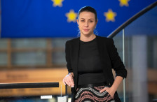 Европратеничката Јовева: Брисел не е фер - Македонија има напредок - Press24